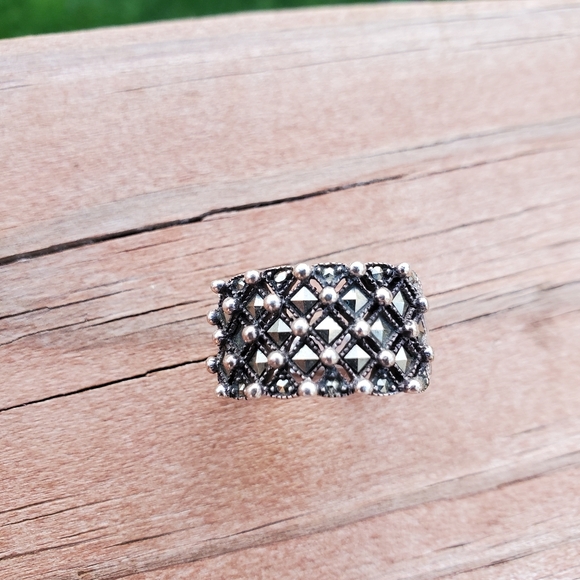 Vintage Marcasite Sterling Silver Ring (Size 7 1/2) - Picture 8 of 11